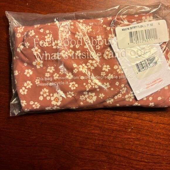 NEW Andie Swim Sarong Bottom Side Tie Skirt Coverup Ditsy Floral Rose Pink Small - Picture 7 of 8